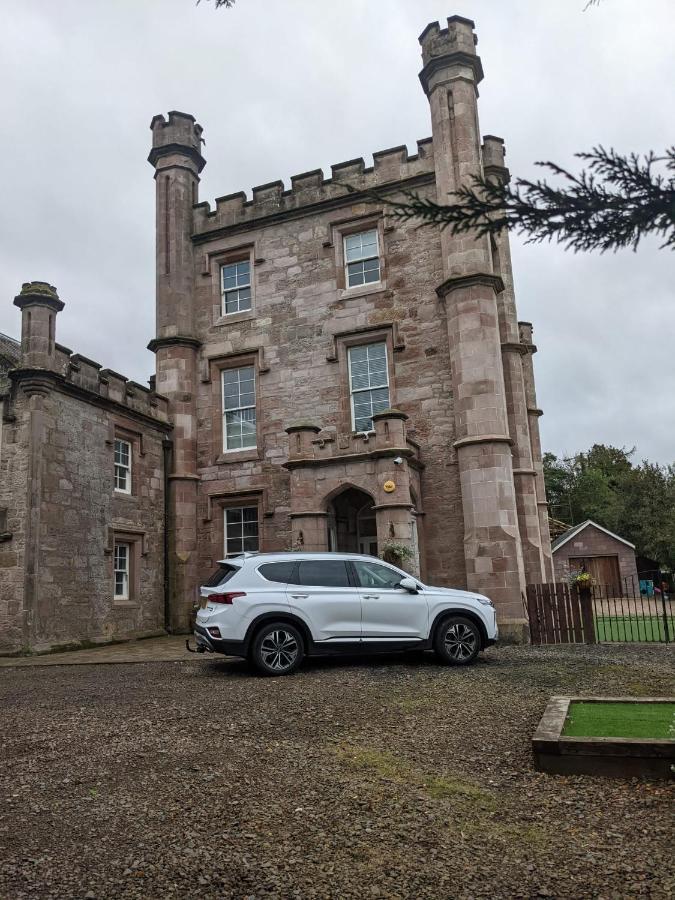 Langhouse Castle Bed And Breakfast Inverkip Экстерьер фото